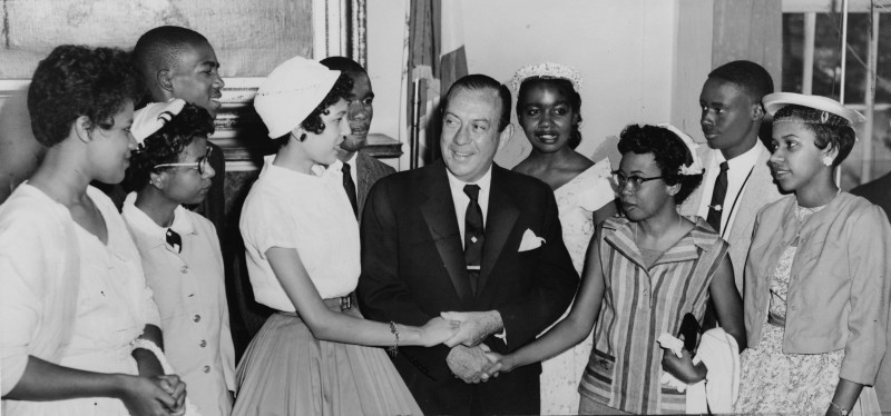 The Little Rock Nine shake hands with the mayor of New York. Dr. Melba Beals, a member of the Little Rock Nine, will speak to Davis on August 31. Creative Commons photo by Wikipedia.