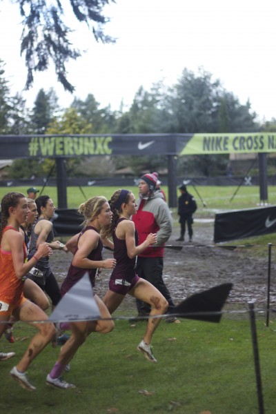 O'Keeffe and Williams lead the race during the first mile.