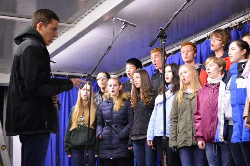 The Madrigals sing at the Tree Lighting ceremony on Thursday, Dec. 3. (Photo: Claire Bold)