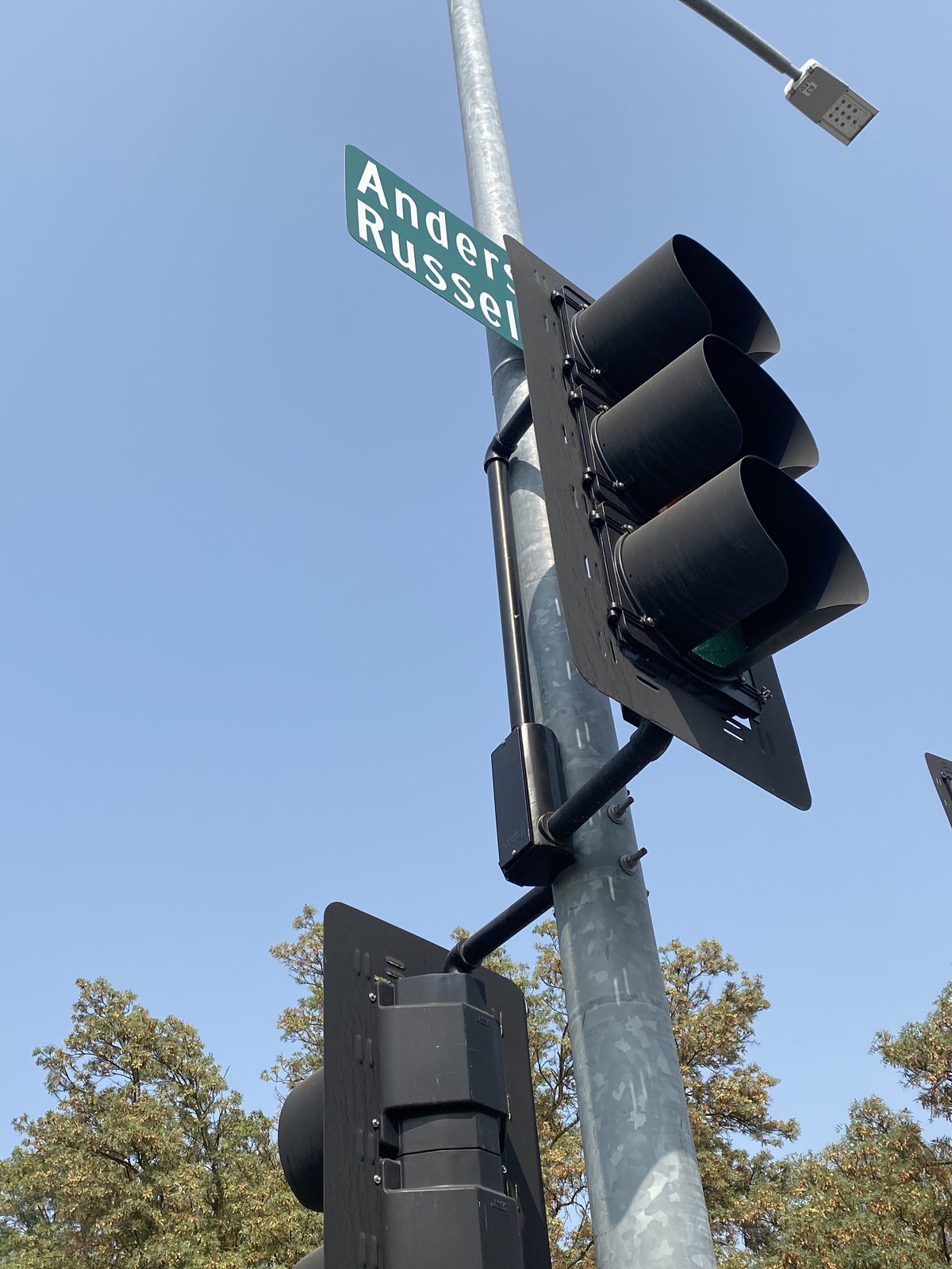 The stoplight at Anderson Road and Russell Boulevard